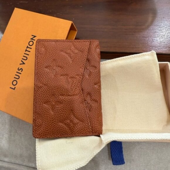 LOUIS VUITTON NBA Monogram Card Essentials - Picture 2 of 5